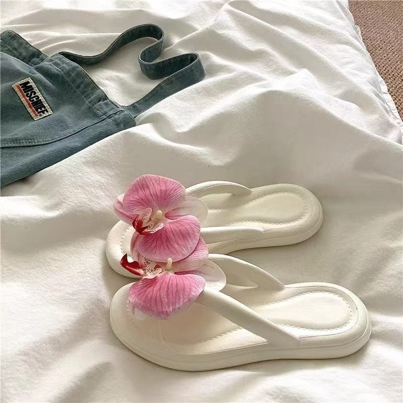 Fashionable Indoor/Outdoor Sandal Style Slippers Made from Lightweight Material