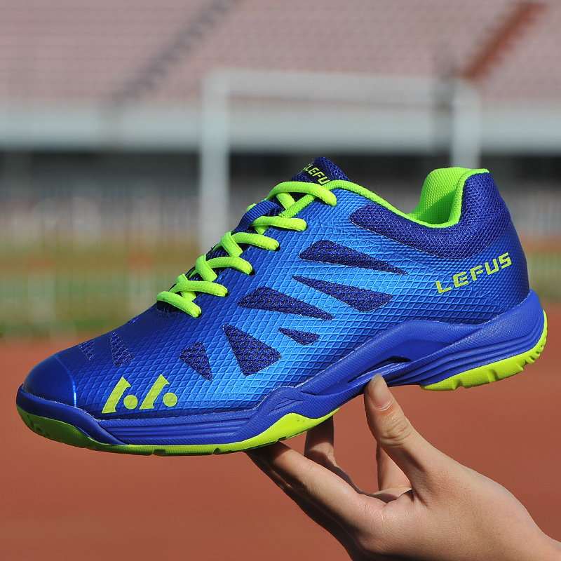 Special badminton shoes; Men's sports shoes for ultra-light training ; Anti-skid and shock-absorbing net surface breath sports shoes.
