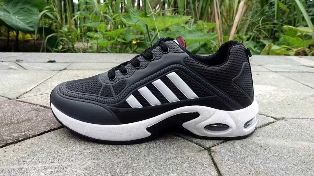 New leather sports shoes for men black mens shoes trendy shoes waterproof casual shoes running shoes autumn and winter W250716