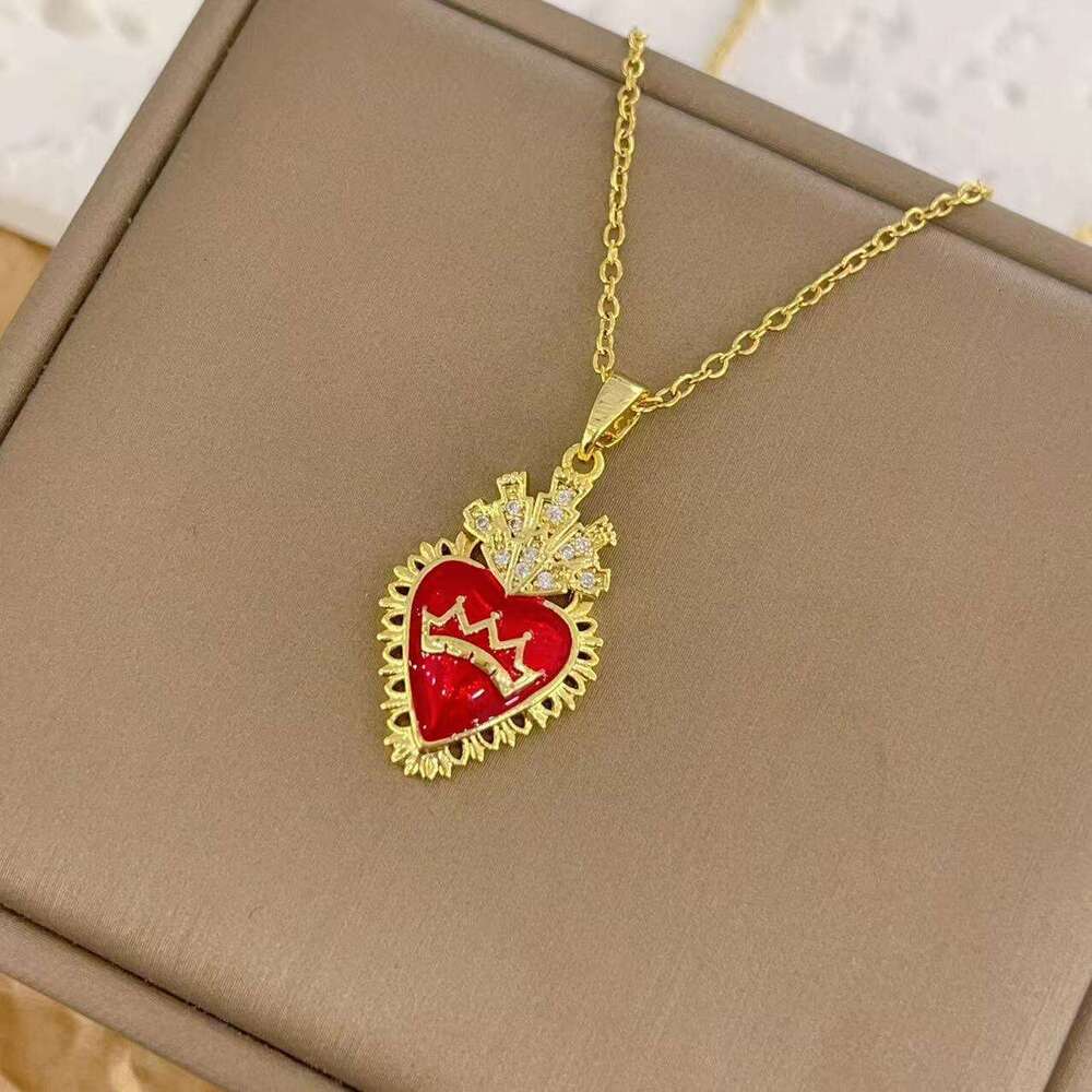 Elegant Zircon Necklace For Women High-End Light Accessory Exquisite Heart Pendant Collarbone Chain Jewelry A55