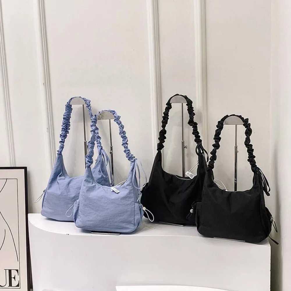 Nylon Shoulder Bag Zipper Soft Pleated Straps Handbag Solid Color Korean Style Cloth Crossbody Bag Daily