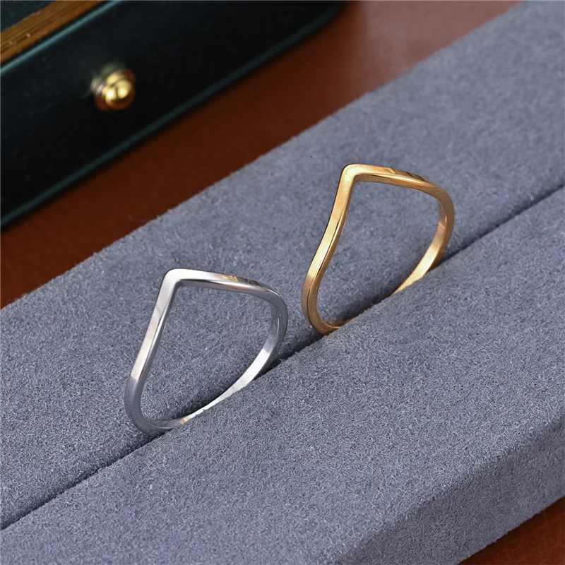 Minimalist Irregular Chevron V Ring Thin Stainless Steel Stackable Rings for Women Fashion Jewelry Engagement Wedding Band Gifts S250716