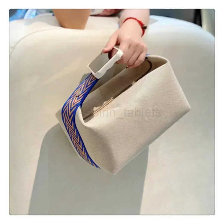 New Large Capacity Canvas Makeup Bag Soft Texture Fashionable Womens Shoulder Bag Color Blocking Handbag From China M250716