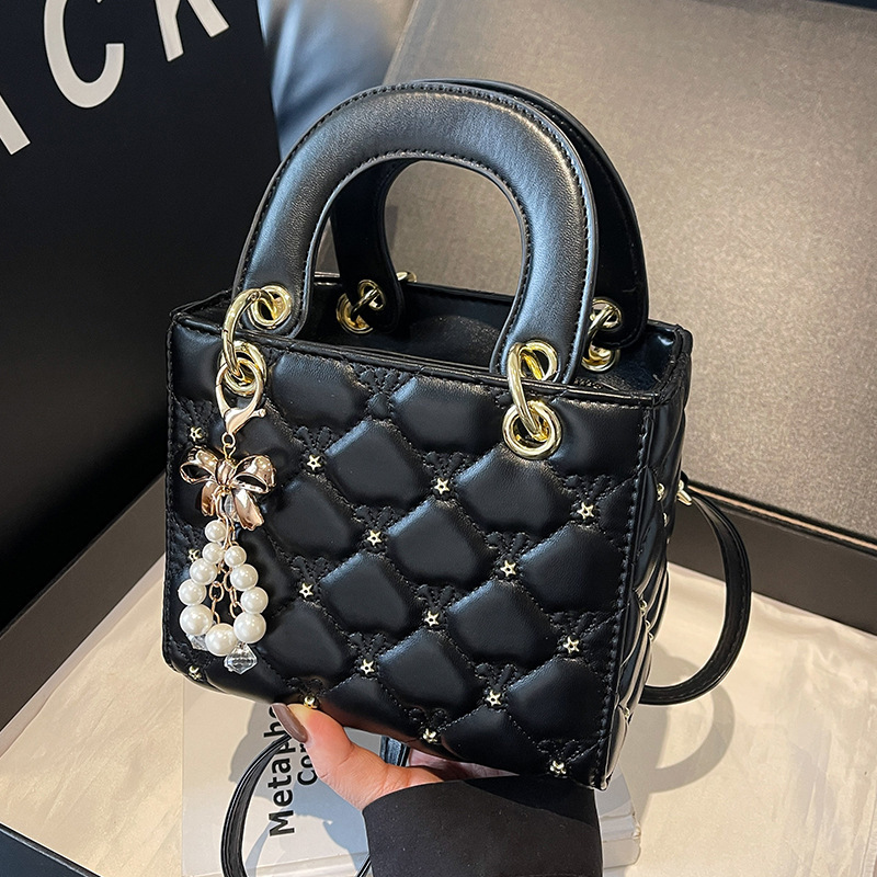 Designer 2025 Summer New Princess Diana Casual Handbag Niche Texture Fashion Versatile Shoulder Crossbody Light Luxury Women's Bag