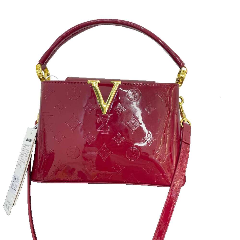 Fashion Patent Leather Handheld Bucket Bag 2025 New Fashion Single Shoulder Crossbody Commuter Versatile Niche Brand Elegant Women