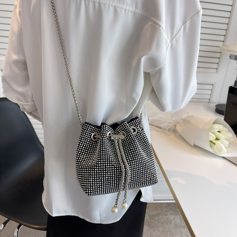 Luxury Brand Designer Bag Shiny Diamond Bag Women's Bag 2025 New Simple World Bank Drawstring Single Shoulder Crossbody Bag Chain Bucket Bag Whol