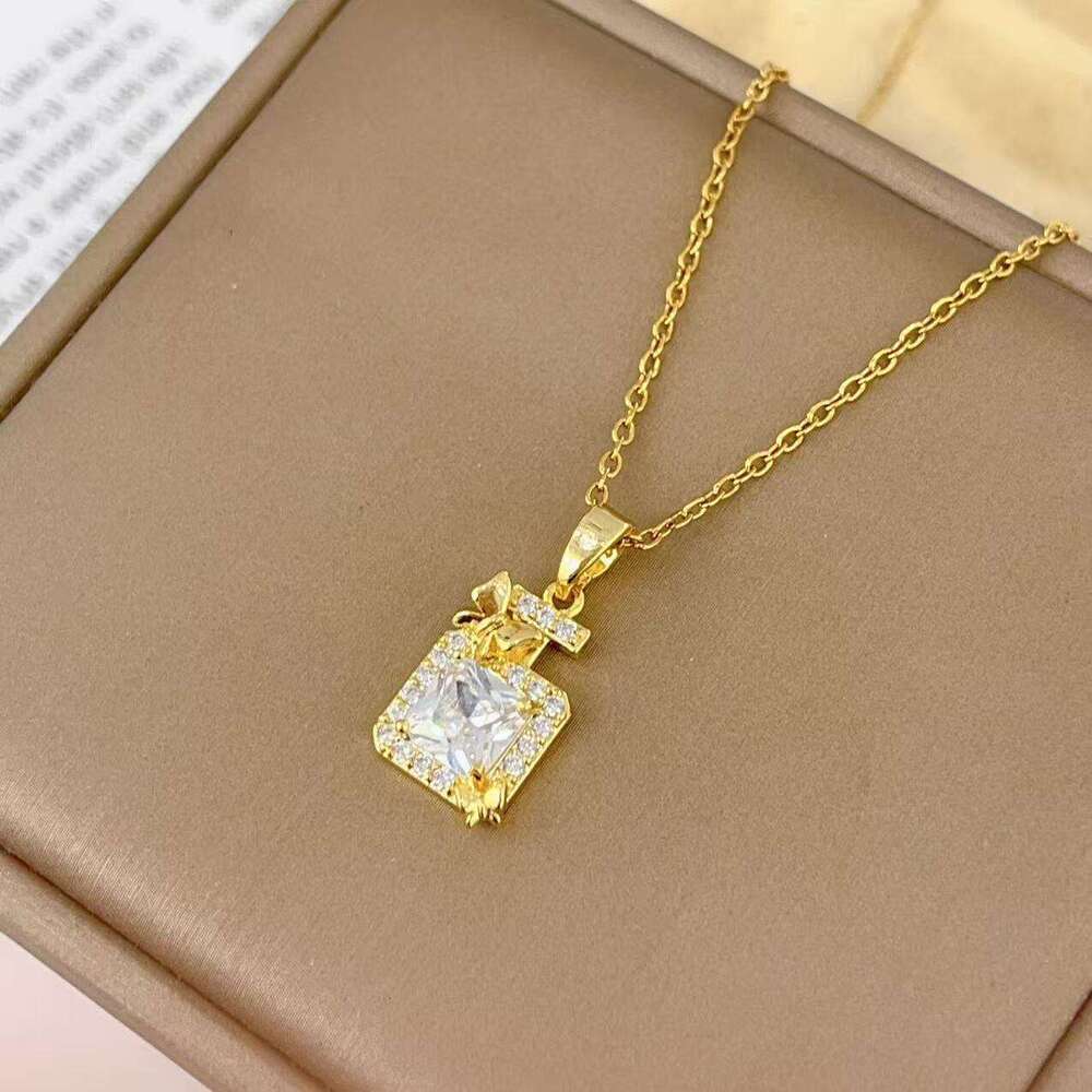 For Women, Internet Celebrity Bowknot Micro Inlaid Zircon Perfume Bottle, Niche Fashion New Design Sense, Elegant Titanium Steel Necklace 9Fa