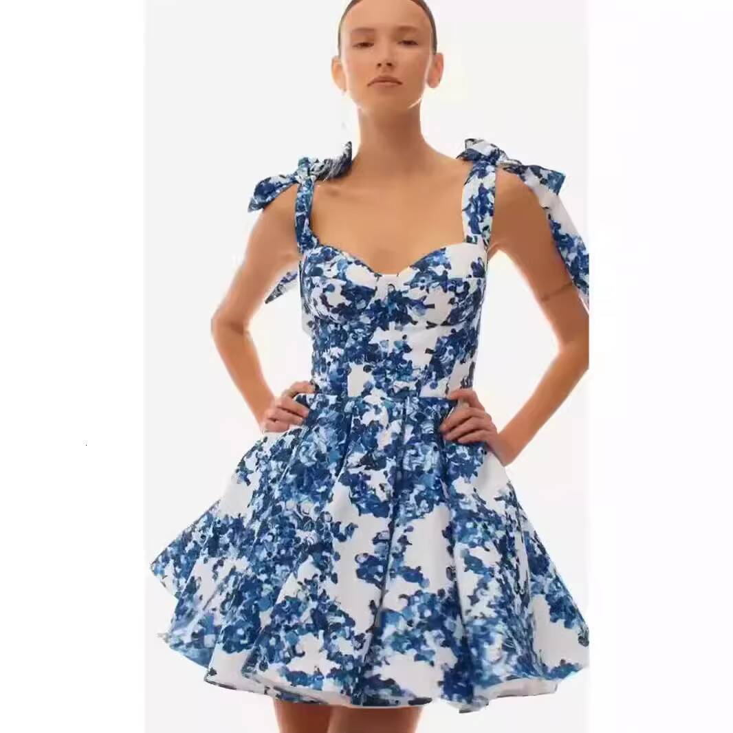 2024 New Fashionable Off-The-Shoulder Womens Evening Dress Cropped European Style Elegant Sleeveless Prom Gown dongdumaoyi