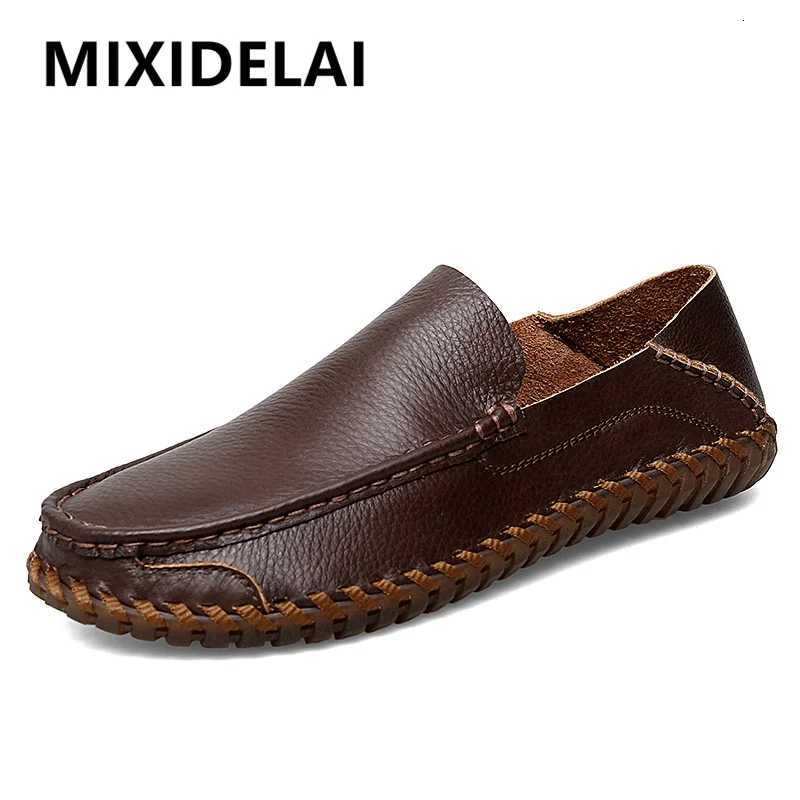 Brand Soft Genuine Leather Mens Shoes Breathable Driving Shoes Designer Outdoor Men Loafers Casual Flat Shoes Fashion Moccasins W250716