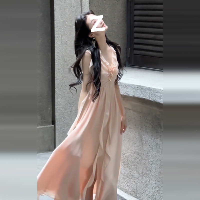 2025 French Style Green Small Flutter Sleeve Dress for Women Summer New Beach Vacation Beautiful Waist-Cinching Long