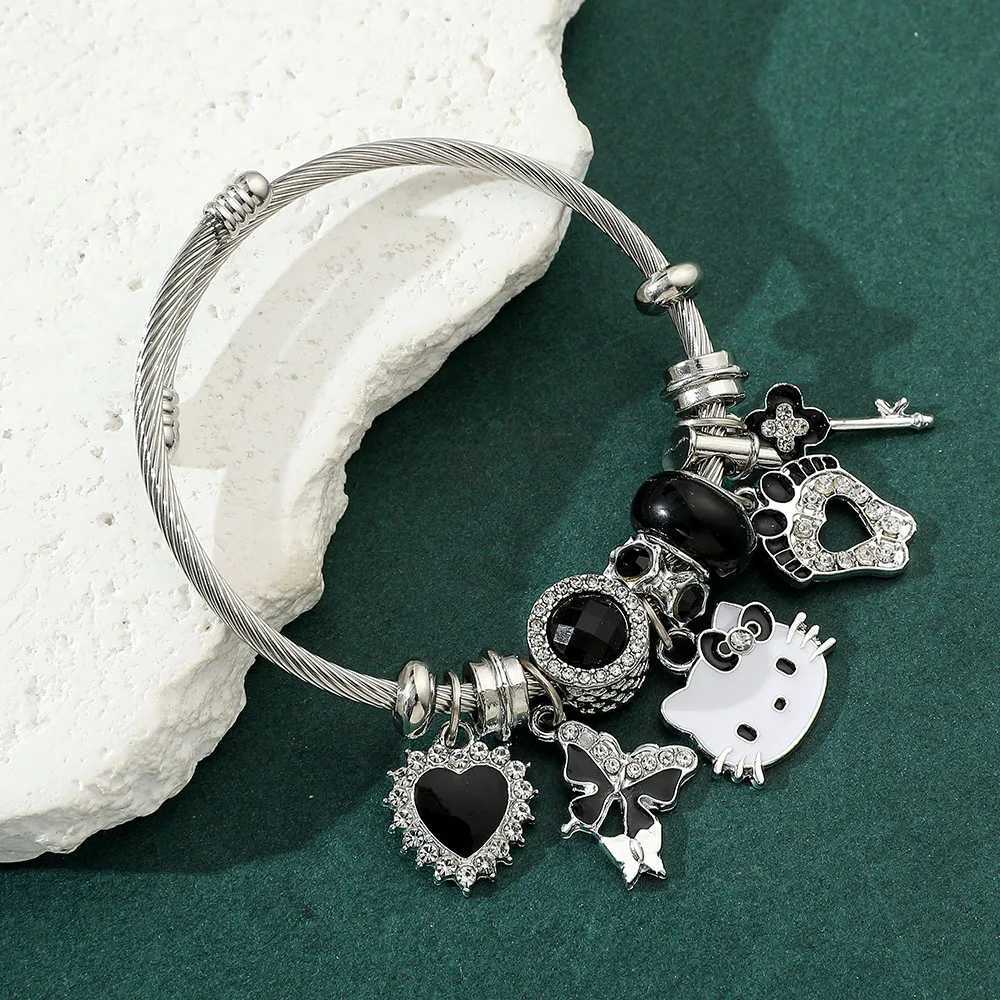Sanrio Simple Lovers Woman Girl Metal Bracelets Hello Kitty Charm Bangle Heart Feet Rhinestone Trendy Jewelry Gift Fashion Bangles w250716