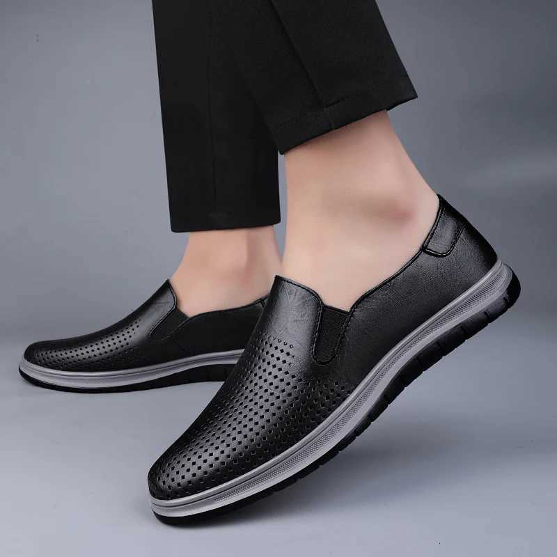 Luxury Men Casual Slip-on Breathable Punching Split Leather Shoes Men Classic British Style Loafers Shoes Outdoor Driving Shoes W250716