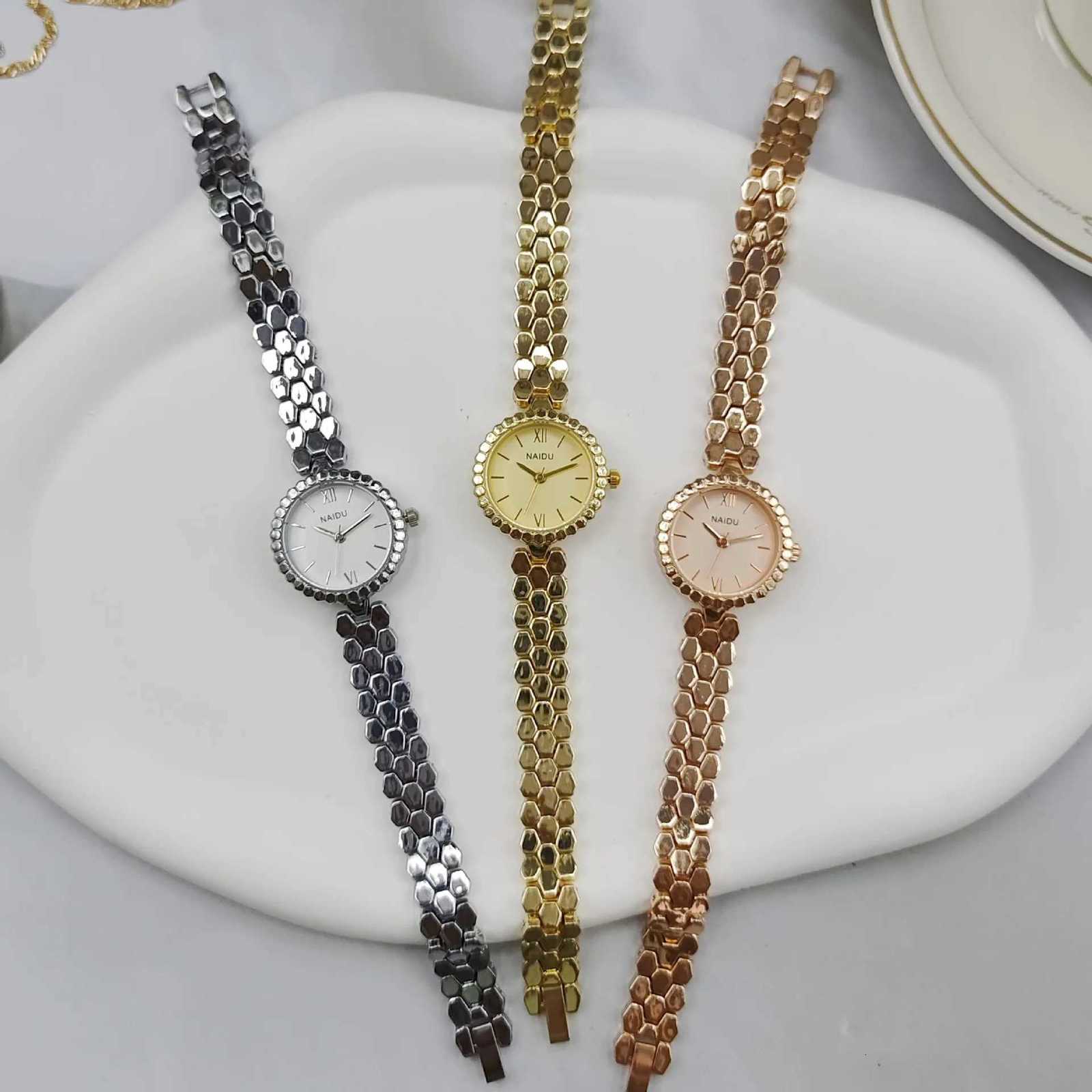 Fashion Senior Temperament Disc Alloy Str Quartz Wrist Watch for Womens Girl Gift Jewelry Accessory Relgio Y250715