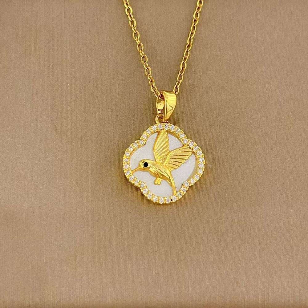 New Style Exquisite White Shell Bird Necklace For Women, Light Niche High-End Titanium Steel Collarbone Chain Jewelry 0E2