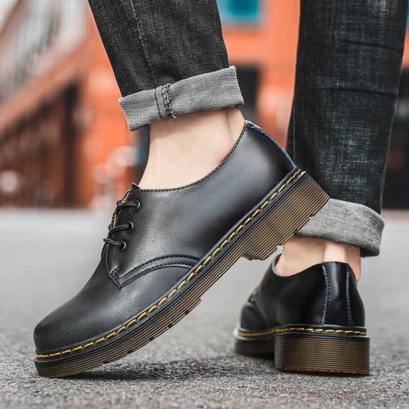 2025 New Fashion Mens Shoes Genuine Leather Unisex Casual Shoes Breathable Flat Driving Shoes Outdoor Non-slip Men Loafers W250716