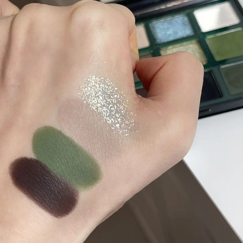 9 Color Eyeshadow Palette Olive Green Smoky Eye Look Pearlescent Shimmer Matte Eyeshadow Powder Makeup Palette Glitter Cosmetics 250712