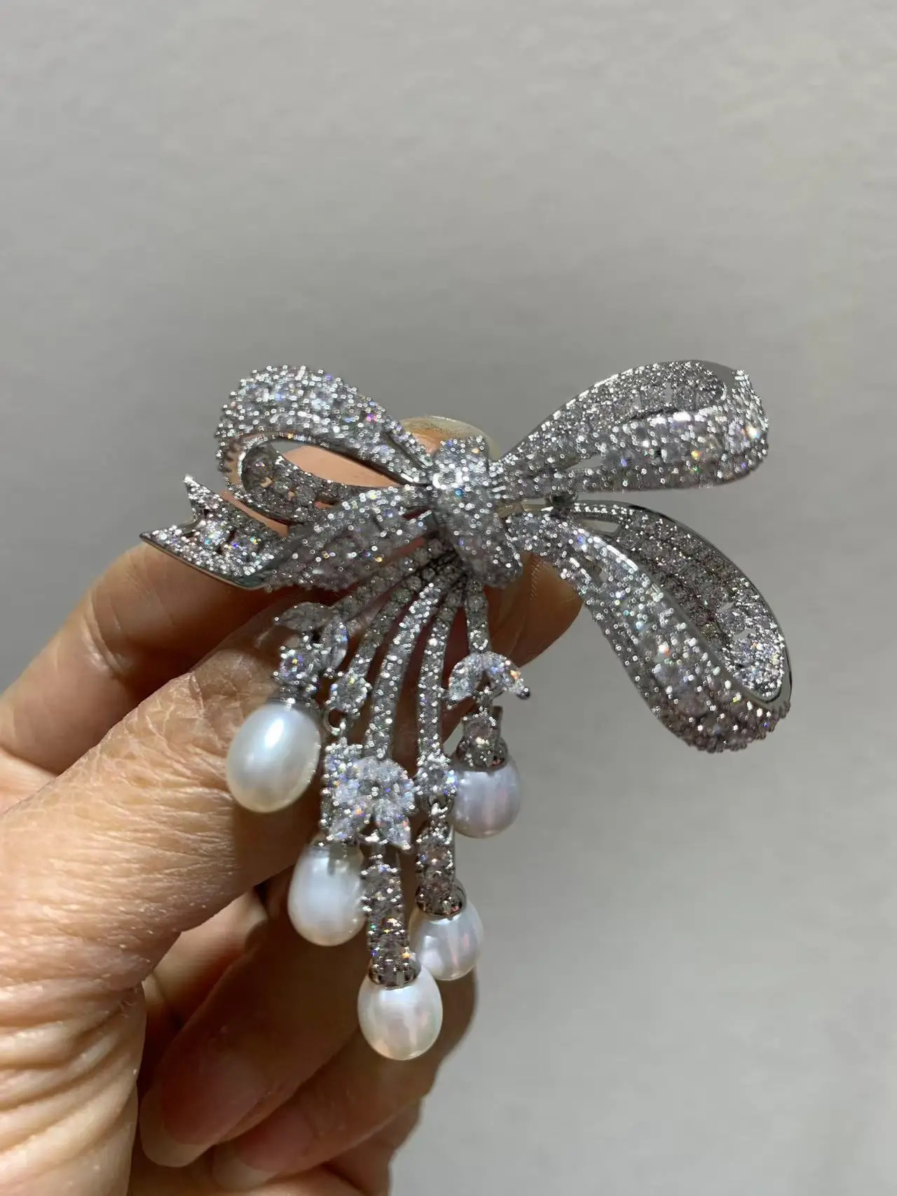 natural fresh water pearl brooch copper with cubic zircon bowknot fashion women jewelry high quality style 250712