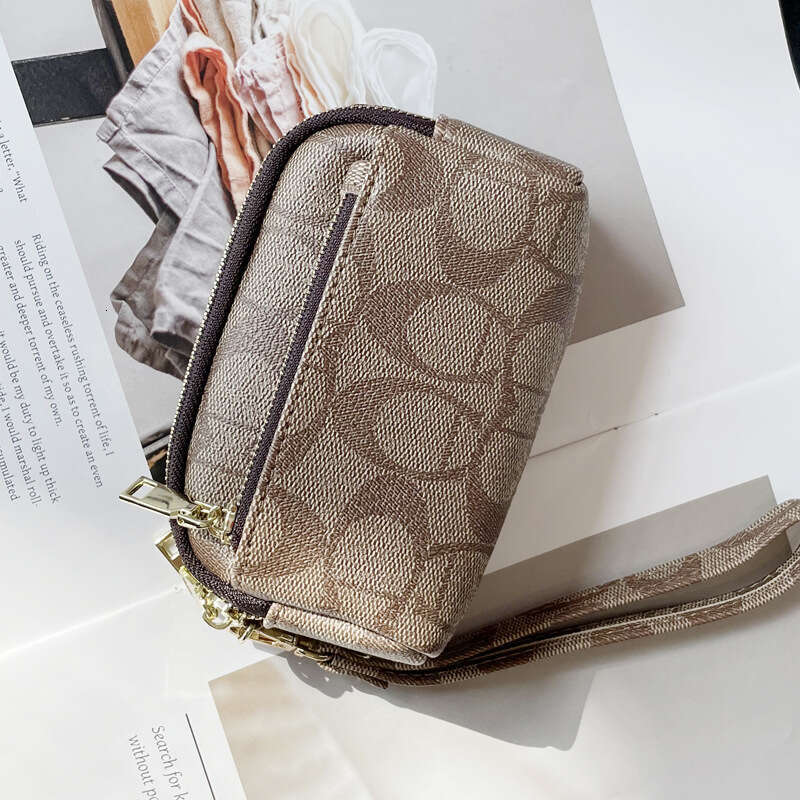 Exquisite High-End Large Capacity Coin Purse for Women with Three Zippers, Multifunctional Mini Handheld Small Wallet Clutch