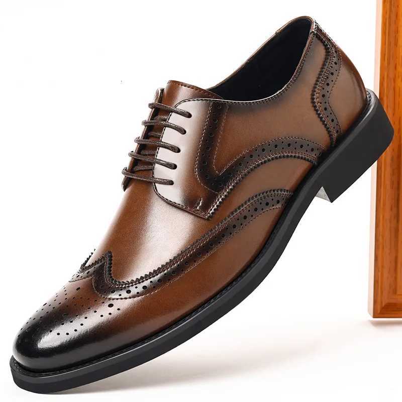 2025 New Designer Brown Brogue Shoes for Men Fashion Casual Lace Retro Dress Shoes Men Spring Autumn Pointed Wedding Shoes Men W250716