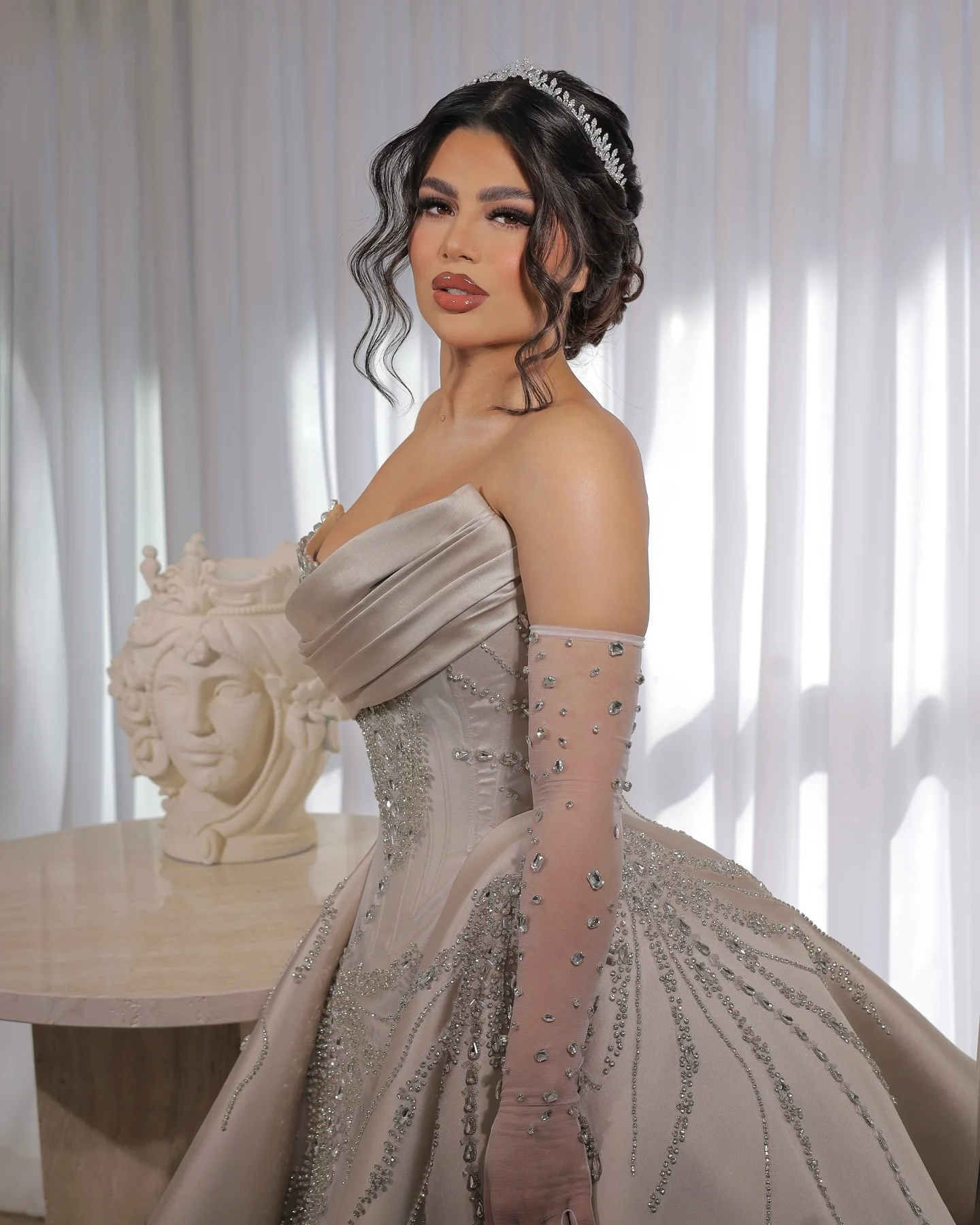 Gorgeous Strapless Ball Gown Wedding Dress Luxury Beading Appliques Bridal Gowns Arabic Sequined Crystal vestido de novia