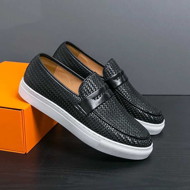 Fashion Slip On Loafers Men Shoes Board Soft Casual Leather Shoes Men Sneakers Party Weave Pattern Shoes For Men Flat Free W250716
