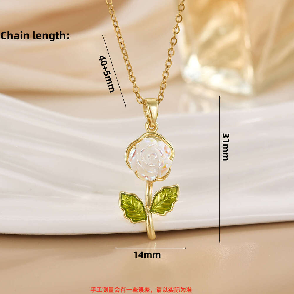 New Design Laser Gardenia Pendant Necklace For Women Fashionable Versatile Titanium Steel Collarbone Chain Summer High-End Accessory 99F