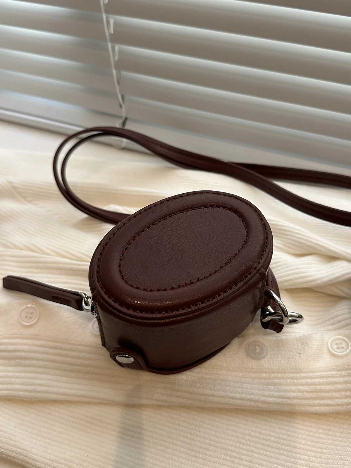 e Crossbody Bag for Women 2024 New Faion Versatile Ne Hanging Bag Earphone Lipsti Bag in Pure E-commerce