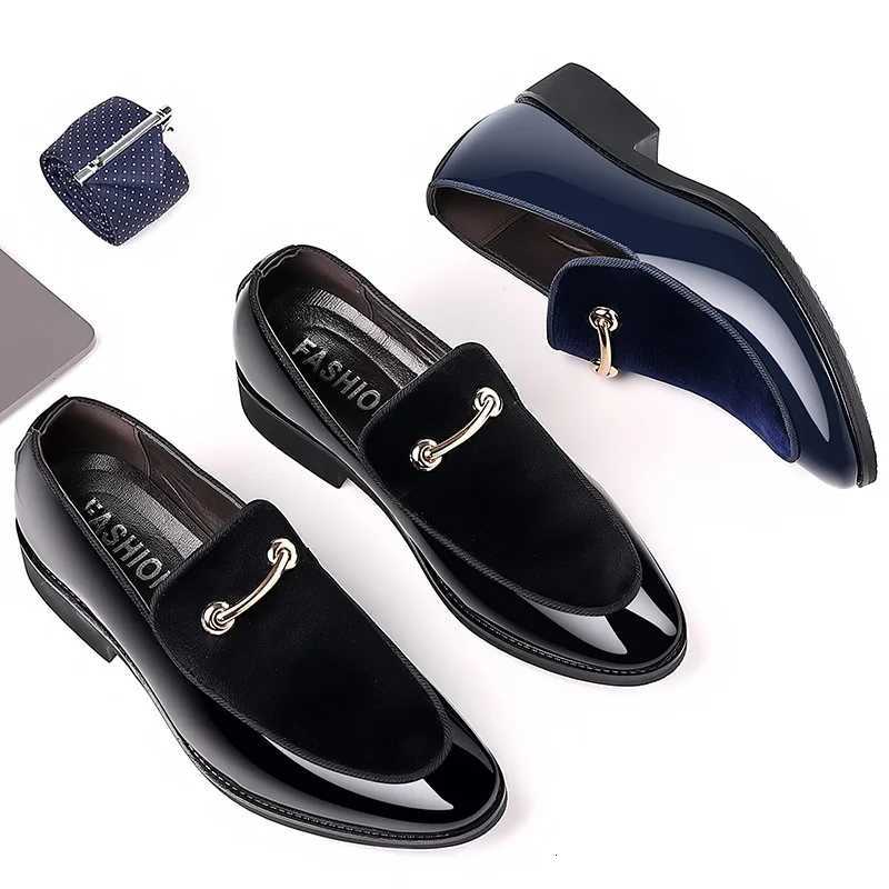 Mens Party Shoes Black Luxury Mens Formal Leather Shoes Slip on Patent Leather Business Casual Shoes Loafers Large Size Shoes Y250715