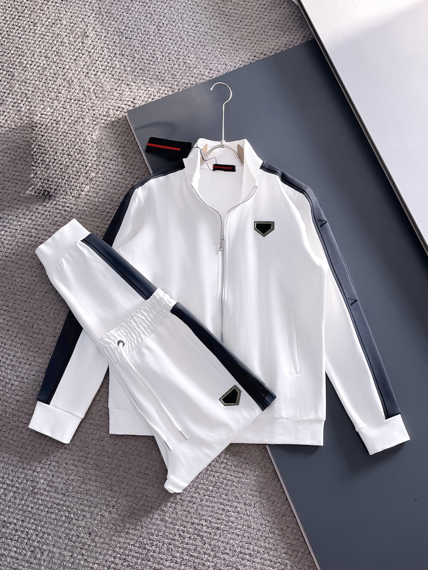 Men's Tracksuits luxury mens women tracksuits sweatshirts suits men track sweat suit coats man designers jackets pants sweatshirts sportswear