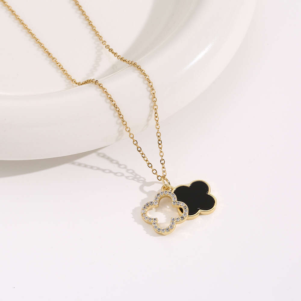 Ins Hot Luxury jewelry designer necklace For women full Diamond chain high end double layer four-leaf clover necklace titanium steel non fading collar