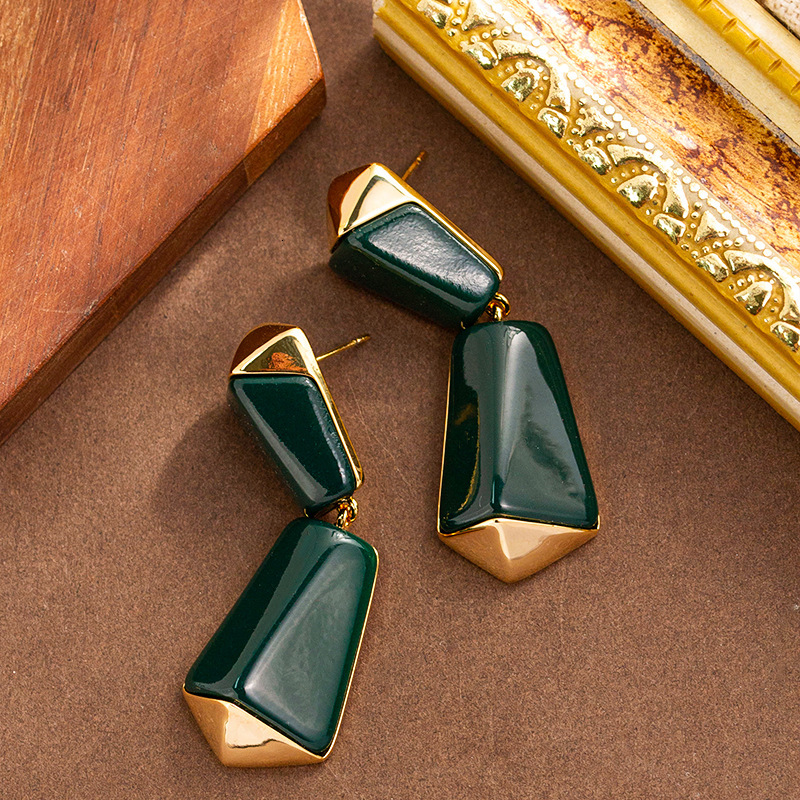 Personalized Vintage Style Geometric Irregular Resin Earrings for Women High-end Elegant Sier Needle Ear Jewelry