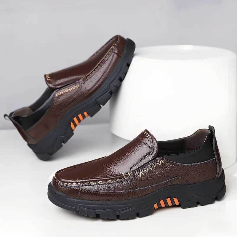 Mens Slip On Casual Loafers Comfortable Walking Shoes for Men Lightweight Dress Shoes for Office Driving Y250715