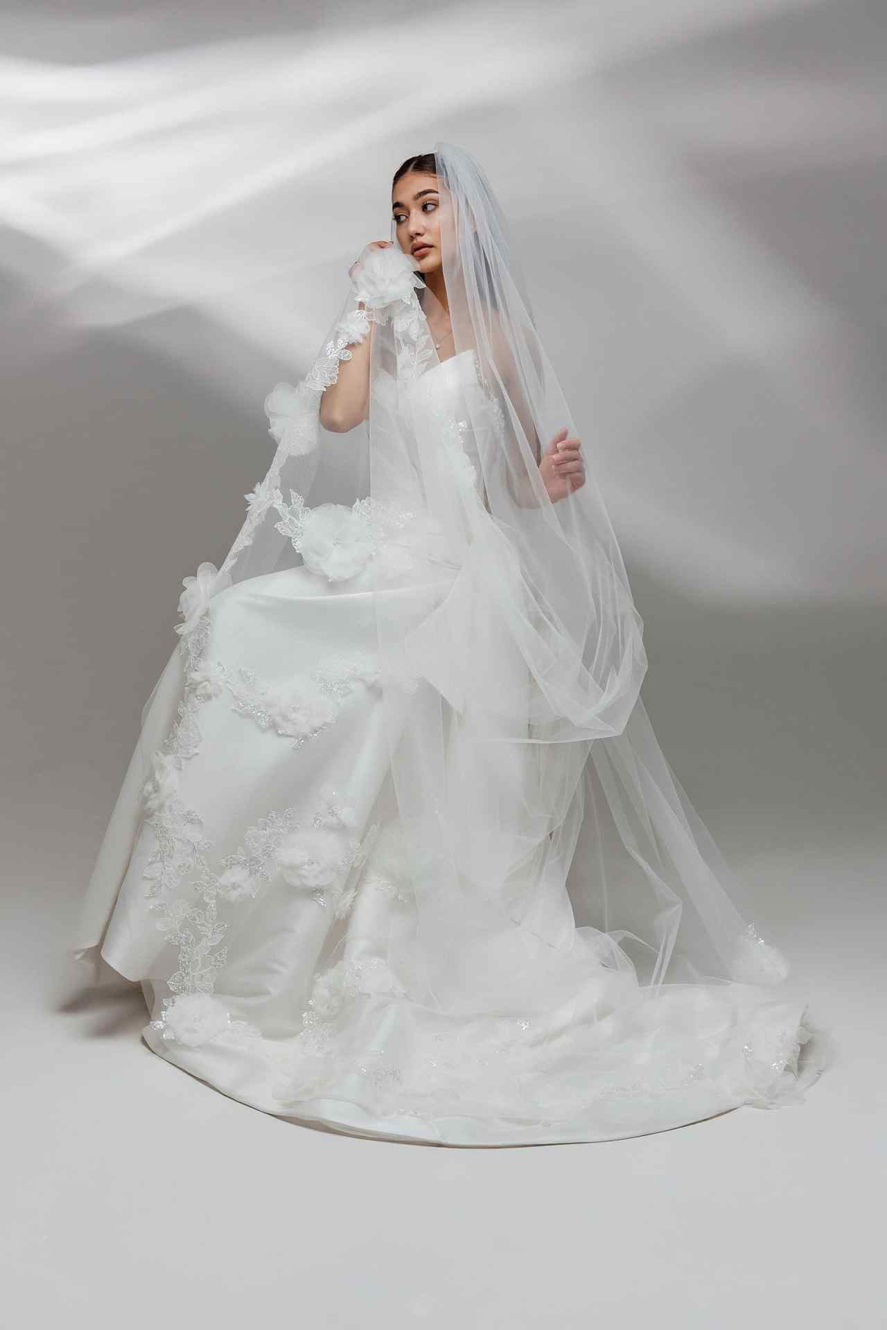 Customized 3 Meters White Ivory Wedding Veils with Full 3D Appliques Long Lace Edge Bridal Head Veil with Comb For Marriage Bride Women's Accesso