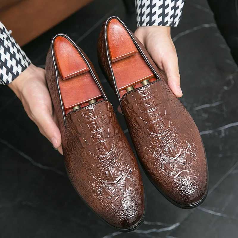 Social Wedding Shoes For Men Trend Casual Leather Shoes Male Mens Dress Shoes Business Shoes Men High Quality Formal Loafers W250716