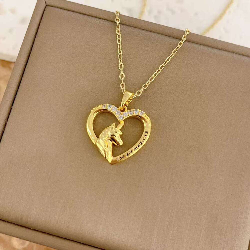 Creative New Unicorn Necklace Heart-Shaped Pony Love Pendant Non-Fading Collarbone Chain 7Dd