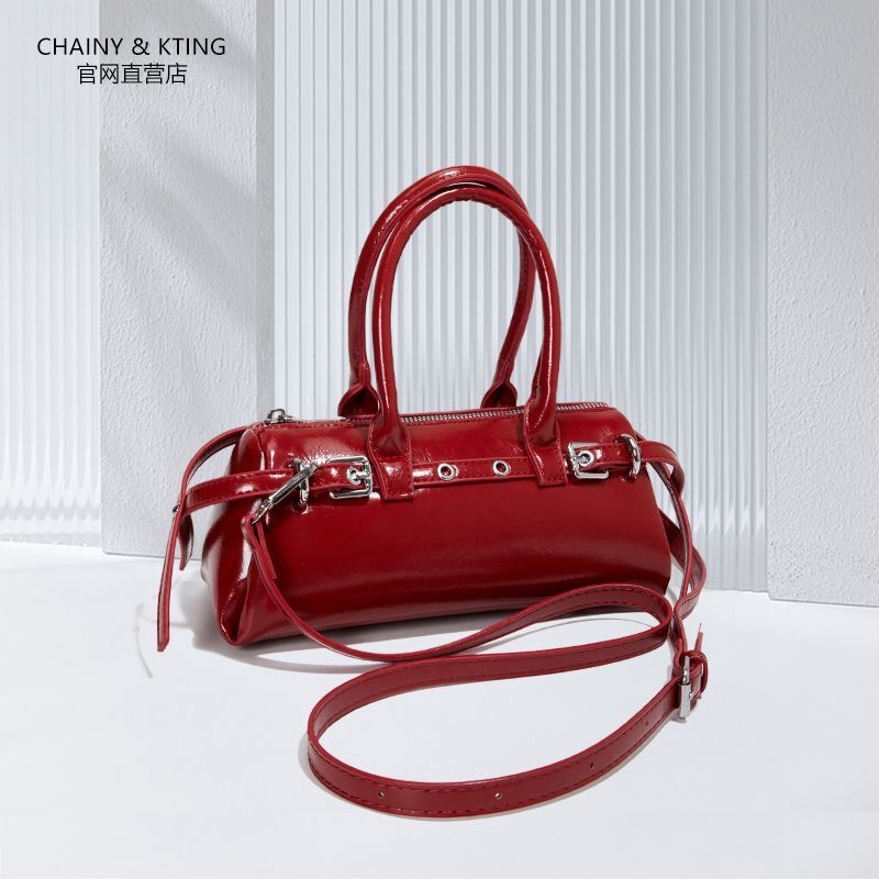 Luxury bag fashion low-key 2025 new high sense commuter handbag all kinds of cross-body classic baguette bag small original bowling bag
