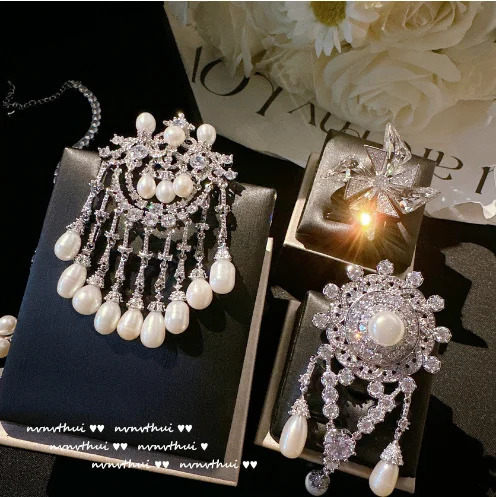 Women Austrian Crown Jewel brooch Vintage Plated 18K Gold Windmill Zircon Pearl Tassel brooch combination 250712
