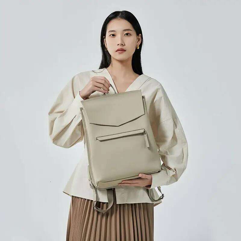 Fashion New Japanese And Korean Simple Casual Versatile Backpack For Work Commuting Light Style Business Women Bag Trendy
