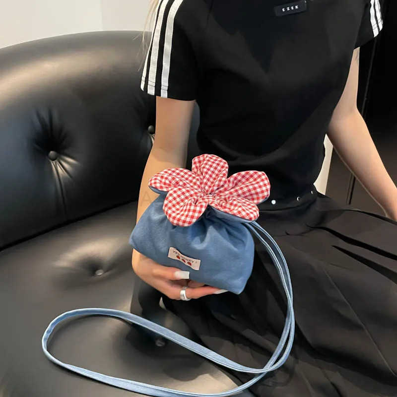 2025 New Summer Style Literary Plaid Cute Flower Drawstring Bag Womens Mobile Phone Bag Walking Bag Denim Crossbody Bag M250716
