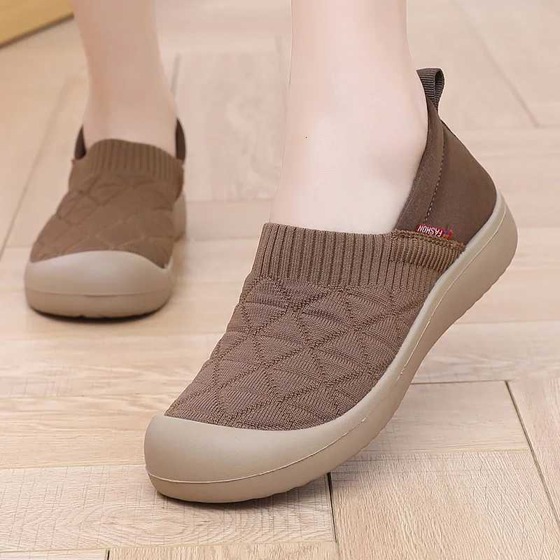 Spring and Autumn Womens Single Shoes Soft Sole Breathable Comfortable Fashion Casual Walking Shoes W250716