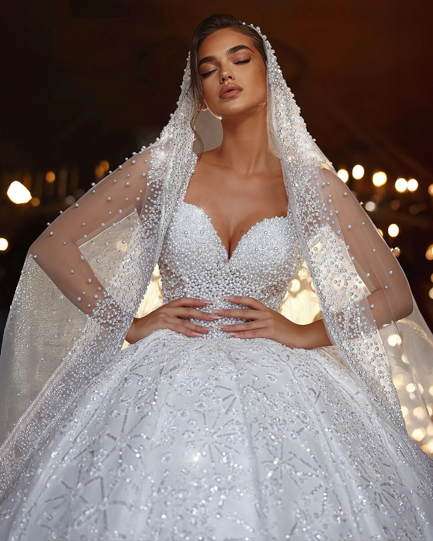 Gorgeous Beading Pearls Ball Gown Wedding Sexy Spaghetti Straps Beaded Lace Bridal Gowns Arabic Sleeveless vestido de novia