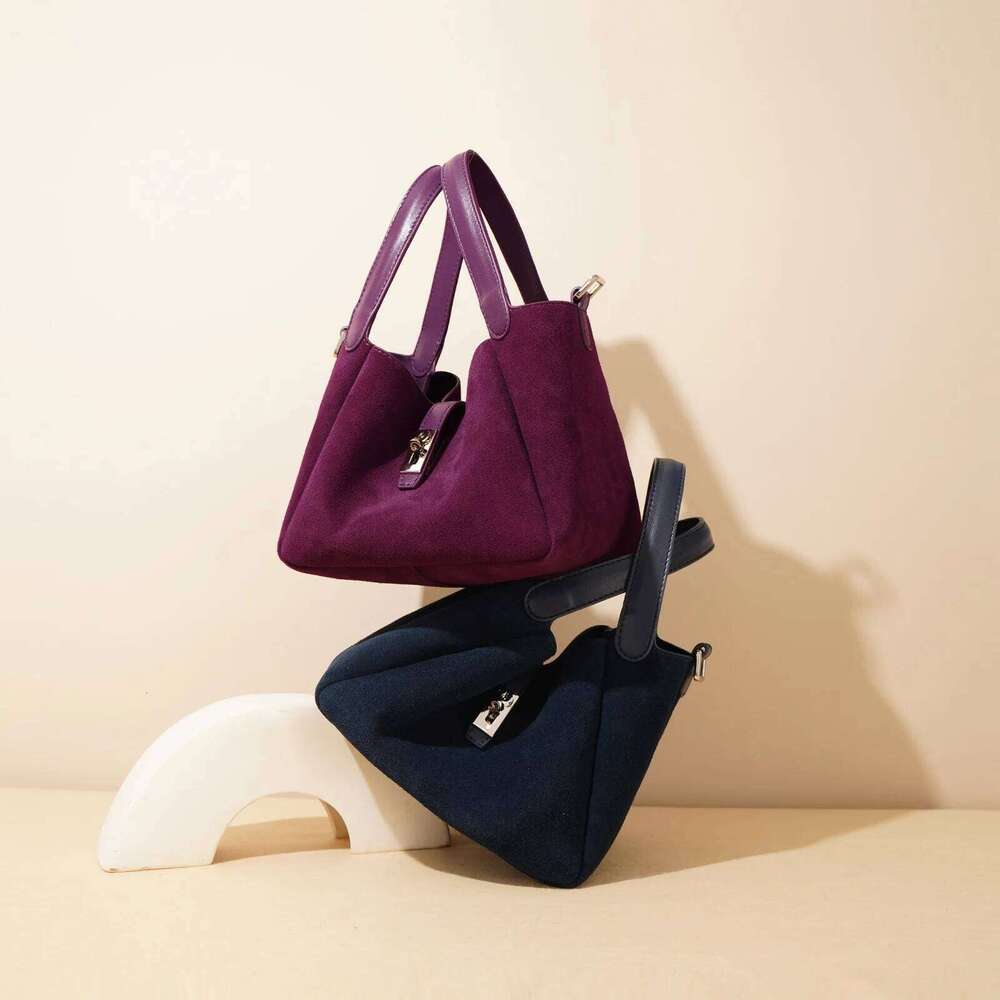 Designer Luxury New Advanced Frosted Cowhide Basket Is A Simple Commuter Cross-Body Bag With One Shoulder