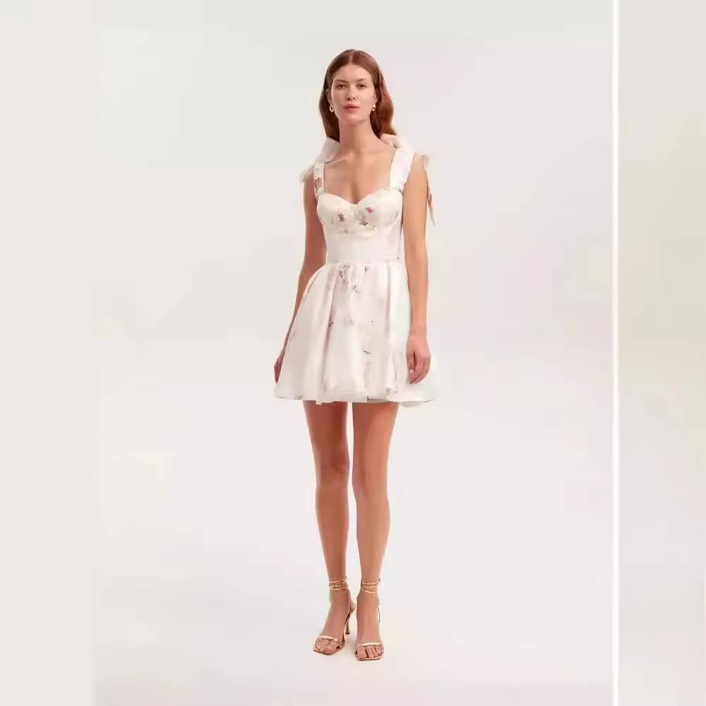 2024 New Fashionable Off-The-Shoulder Womens Evening Dress Cropped European Style Elegant Sleeveless Prom Gown dongdumaoyi