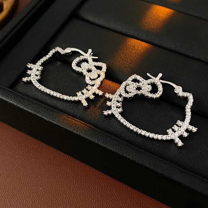 Sanrio Zircon Hollow Cat Ear Buckle Fashion Light Luxury High Sense Simple Stud Earring Korean Design Exquisite Earrings for Women w250716