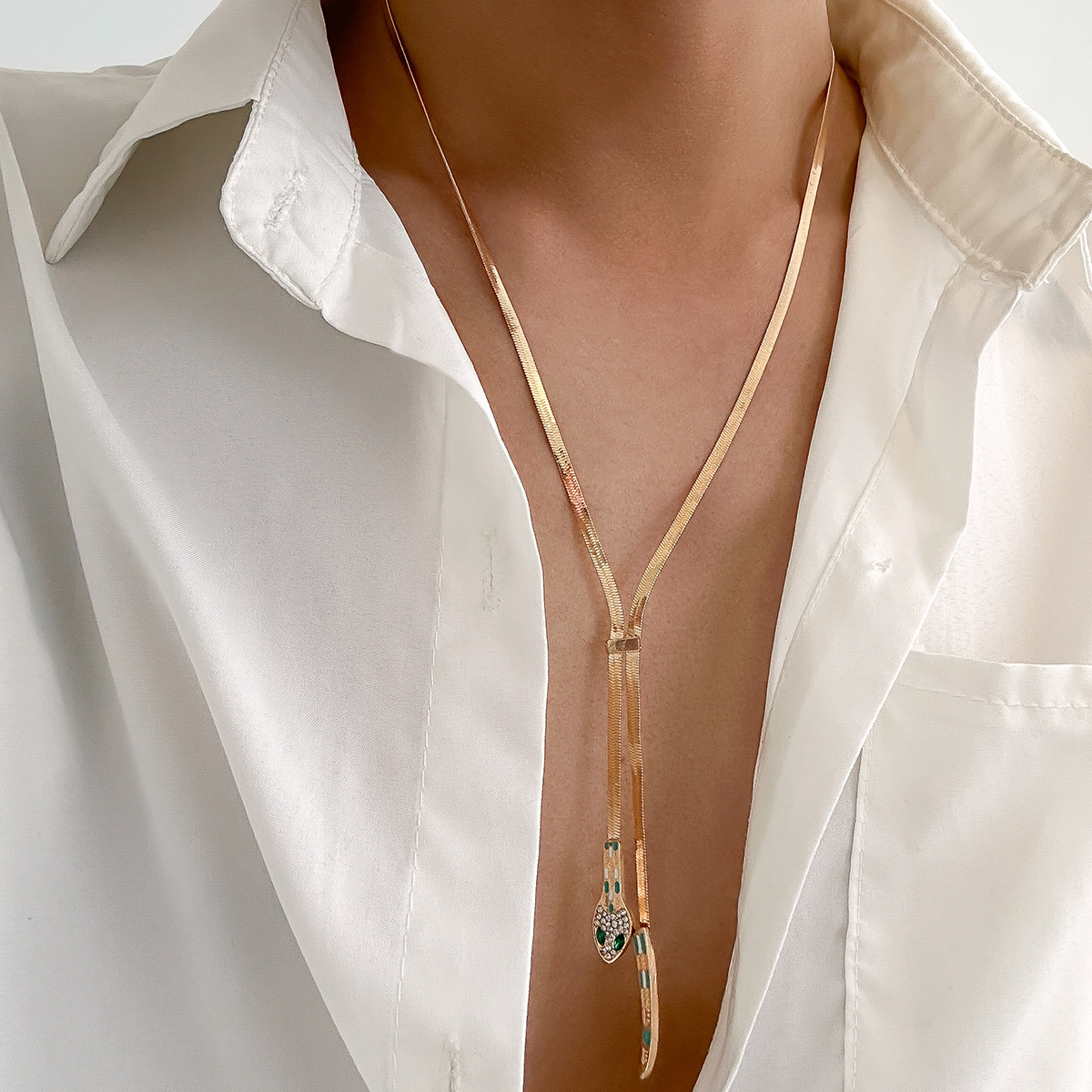 European and American Ornaments Unisex New Snake Head and Tail Serpentine Chain with Individual Alloy Necklace Ornament