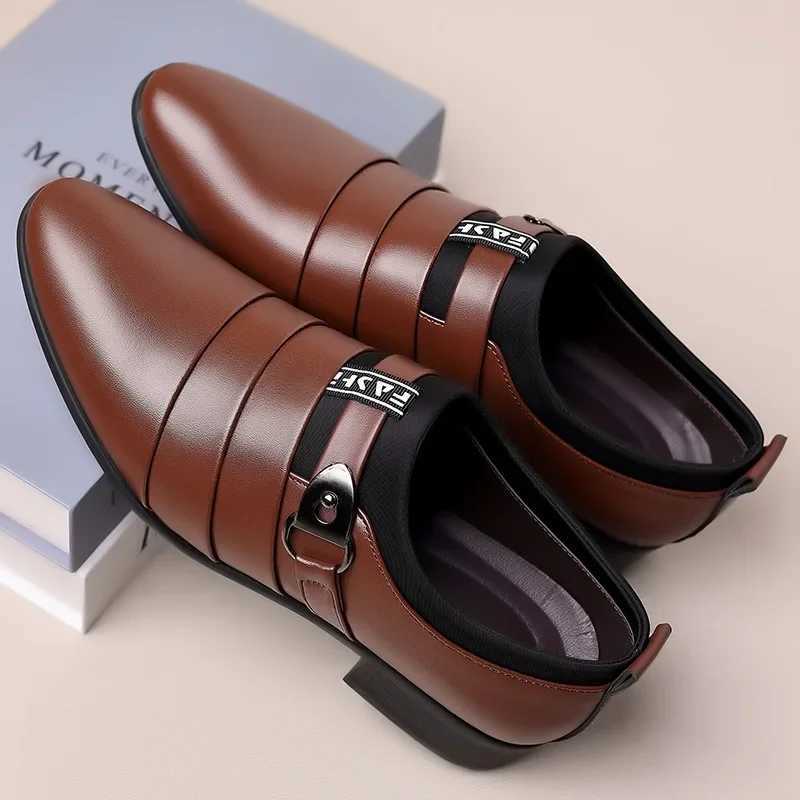 2025 New Mens Formal Shoes Plus Size Moccasins Pointed Toe Mens Leather Shoes Classic Wedding Shoes Office Business Casual Shoes Y250715