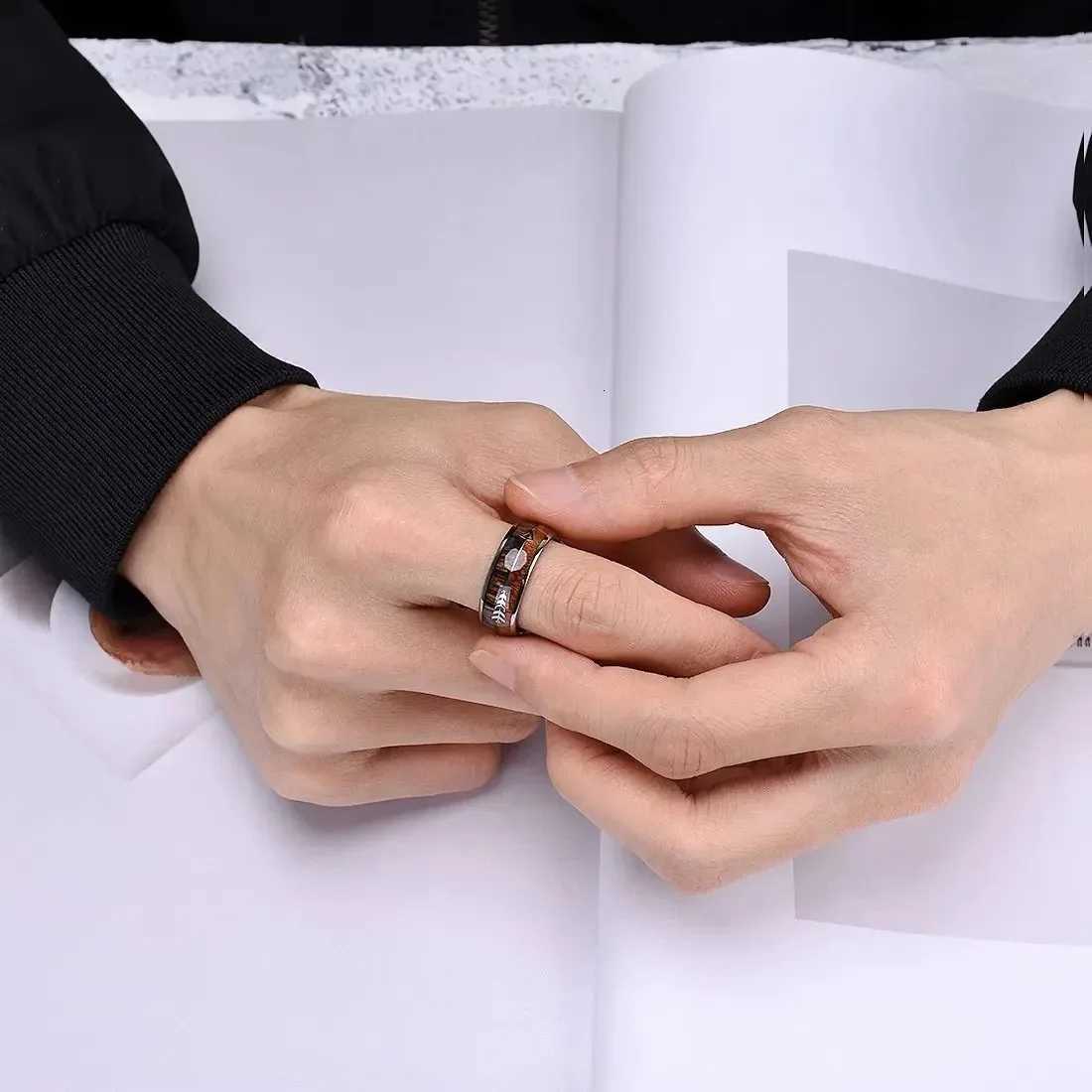 Fashion 8mm Silver Color Stainless Steel Arrow Rings for Men Women Inlaid Hawaiian Koa Wood Rings Men Wedding Band Jewelry Gifts S250716