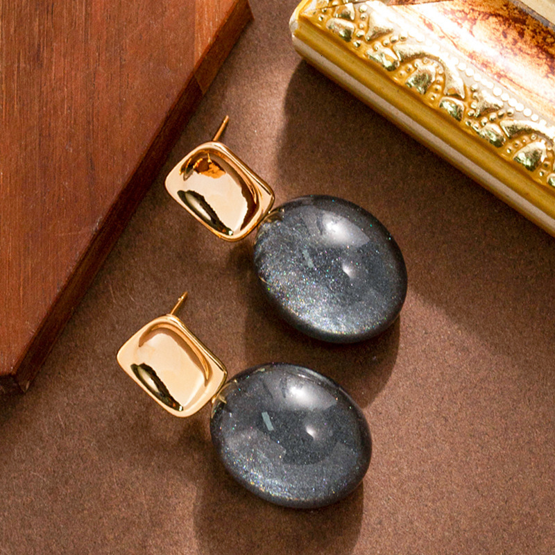 Autumn Winter New Artistic Melad Style Geometric Earrings for Women High-end Light Niche Personality Sier Needle Ear Jewelry