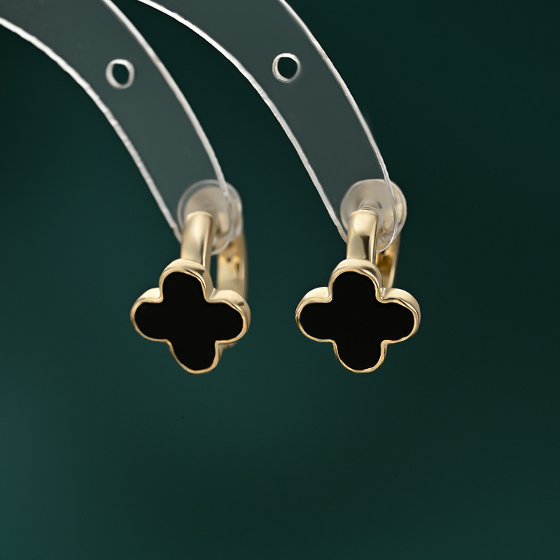Fashion Leaf Clover Stud Versatile Simple High-End Light Earrings