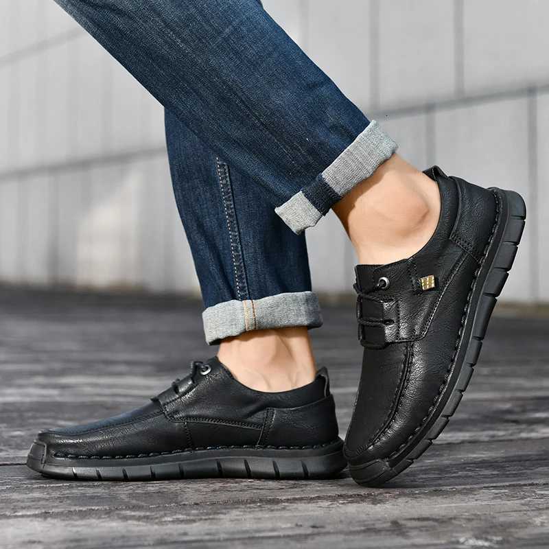 2024 New Mens Casual Shoes Handmade Leather Loafers Comfortable Mens Shoes Quality Split Leather Flat Moccasins Mens Sneakers W250716
